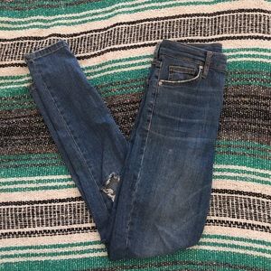Topshop 'Moto' Distressed Jamie Jeans (size 26)